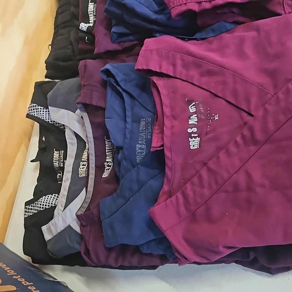 Bundle of XL scrubs!!